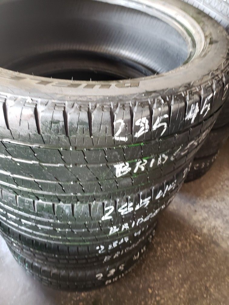 4 Used Tires 285 45 22 Bridgestone