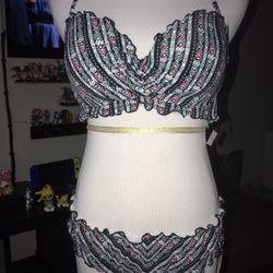 Sundazed Nixie Underwire Ruffled Halter Bikini Top & Ruffled-edge Bikini Bottoms Sz 36C/Medium $50 Obo