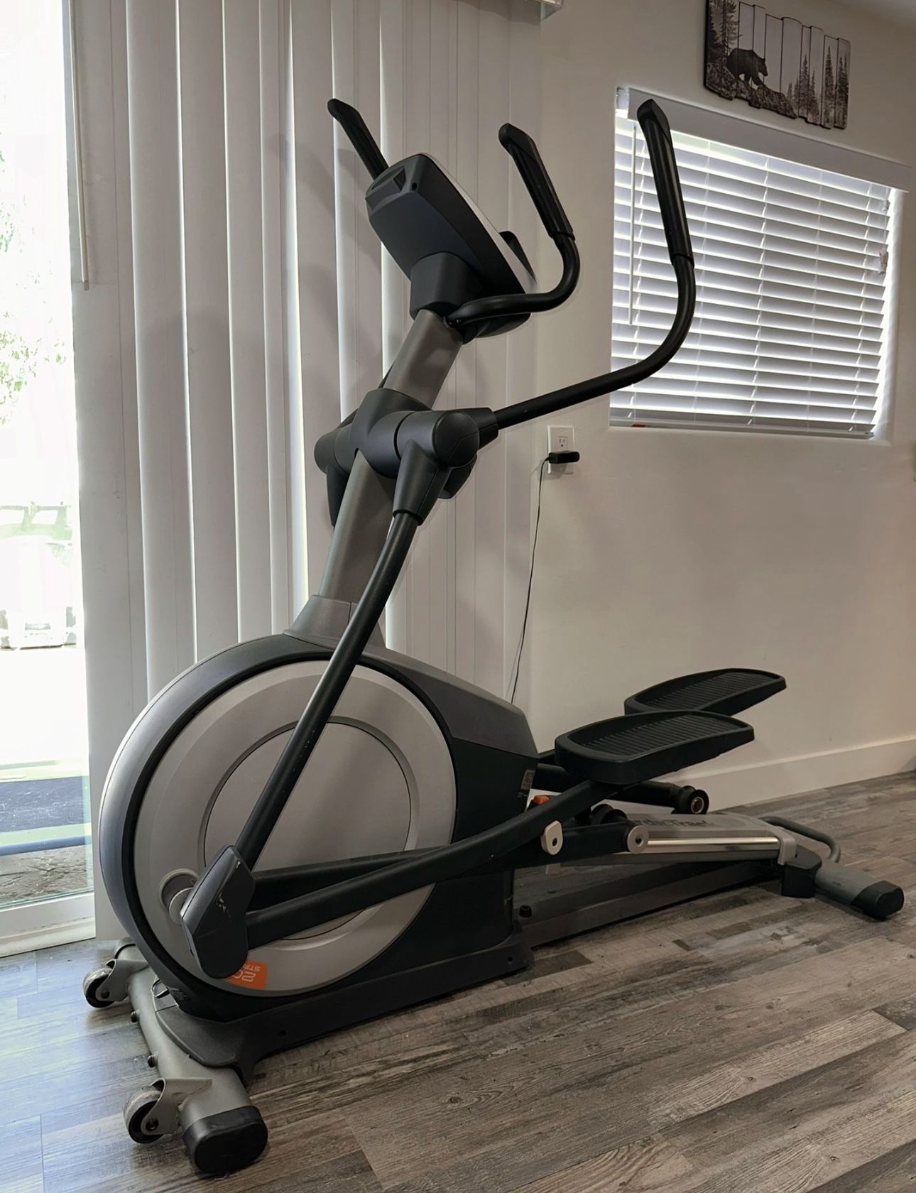 Exercise Equipment Nordic track e5.7 elliptical