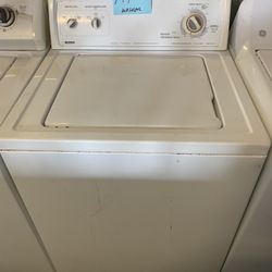 Kenmore Washing Machine Washer Works Perfectly Clean .     Warehouse pricing.  Warranty . Delivery Available . 2522 Market st. 33901