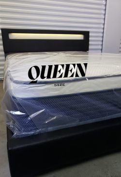 NEW Queen-Size PILLOW TOP MATTRESS and BOX SPRING. Bed frame not included 👍