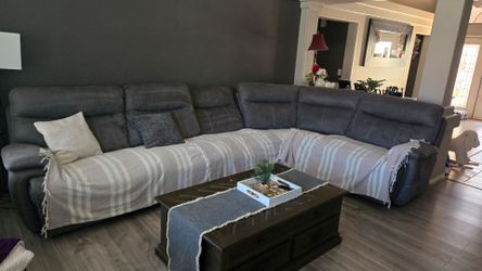 Sectional power recliner