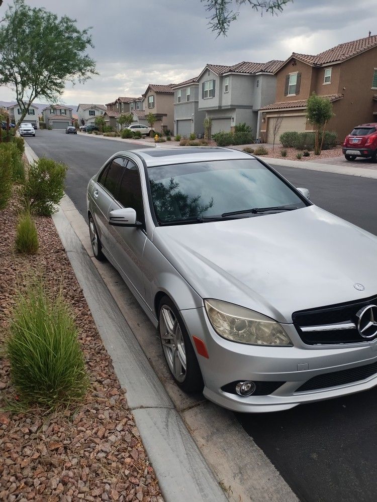 2010 Mercedes C300. 6 Cylinder 
