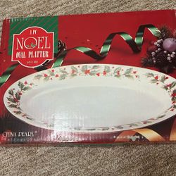 Christmas Oval Platter By China Pearl