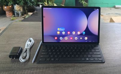 Samsung Galaxy Tab S10 plus 256GB 12GB RAM - S Pen + Keyboard - Unlocked