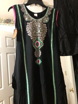 Girls shalwar suit embroidered linen size 34 ..with trousers n dupatta