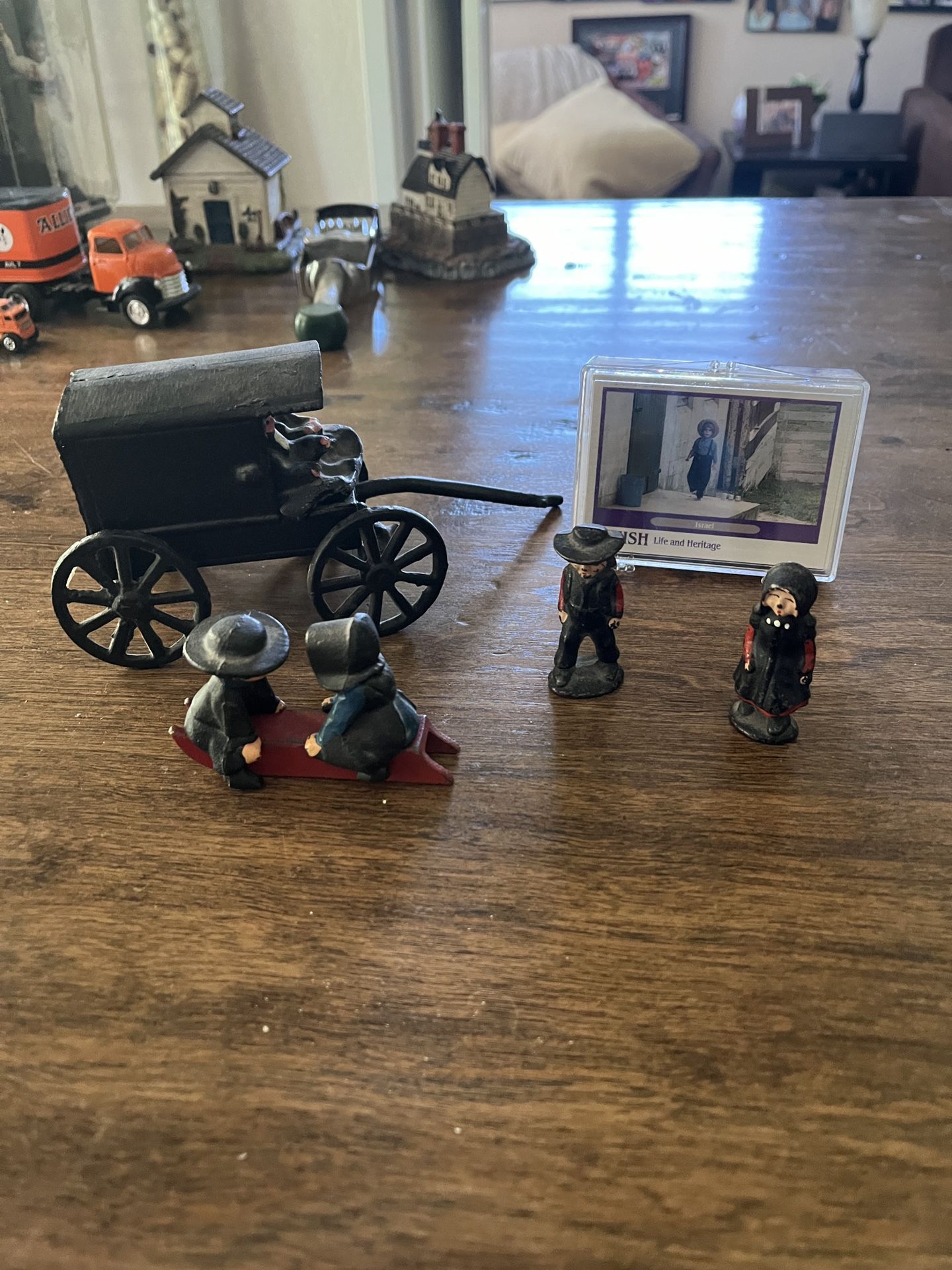 Amish Cast Iron Figures And Heritage Card Set 