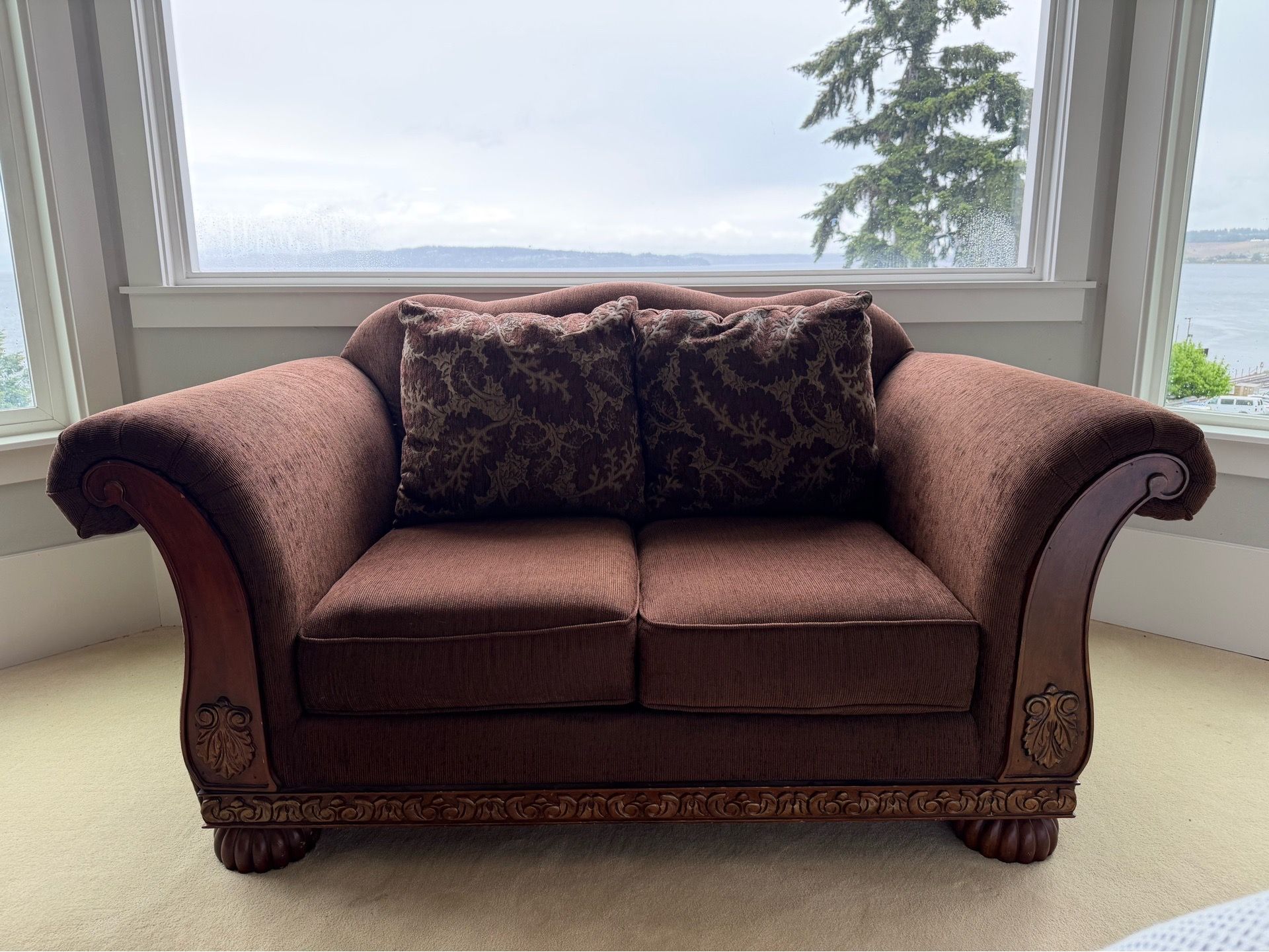 Love seat