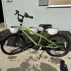 Free Agent Champ Green Bike BMX 20”