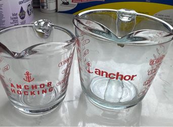 2 Anchor Glass Measuring Cups