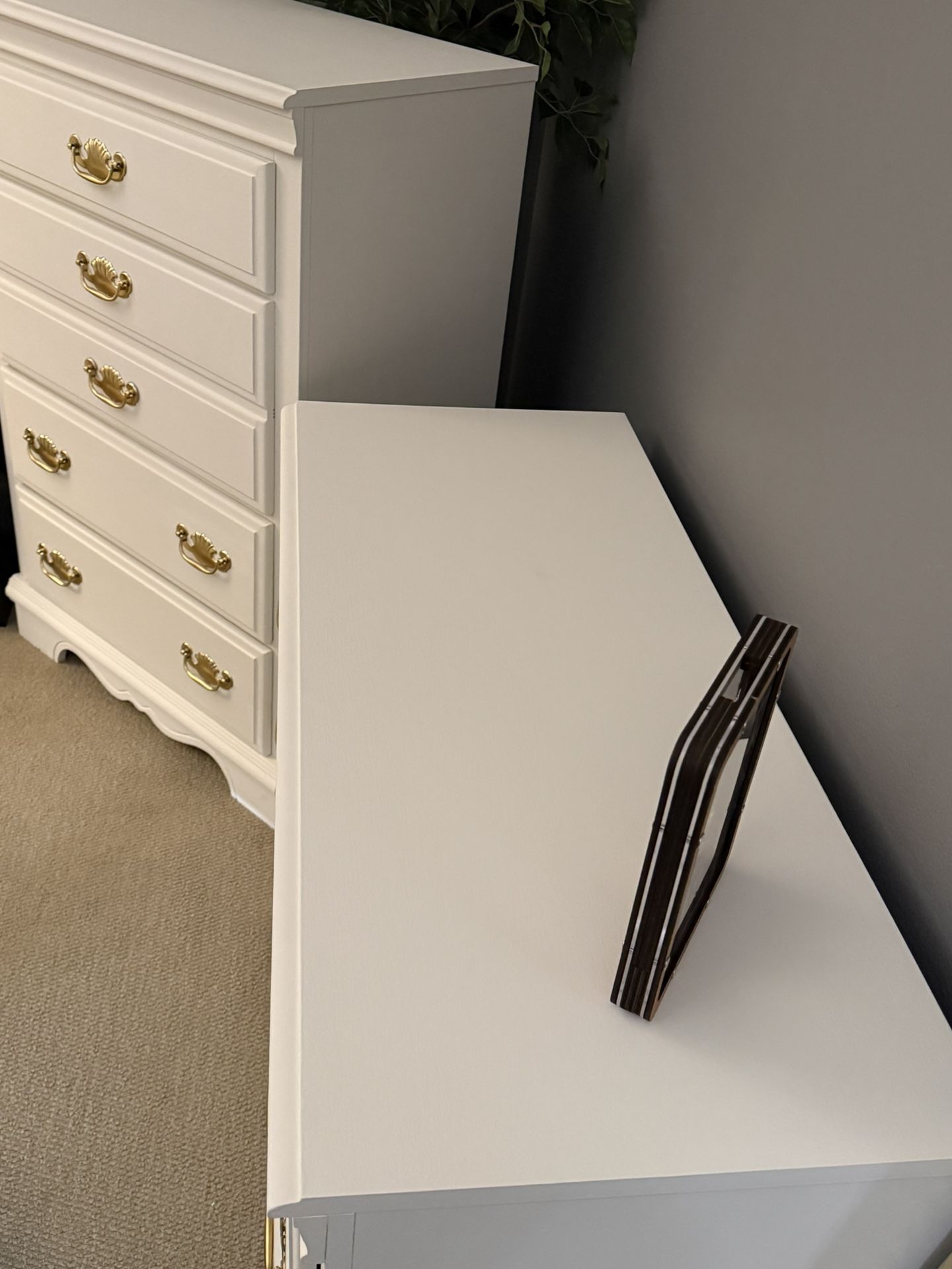 π Stunning Vintage Bassett Dresser Set - Highboy & Long Dresser