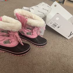 Childrens Size 1 Snow Boots