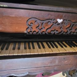 Vintage Piano 
