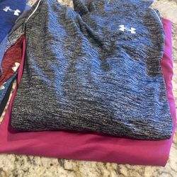 Women’s athletic clothing size med/sm
