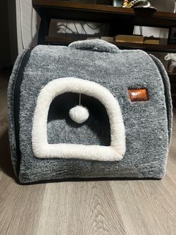 Omlivlies plush cat bed