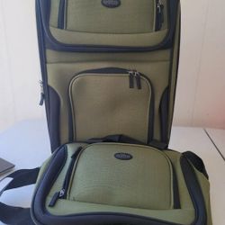 US Traveler Green Rio 2-Piece Carry-on Expandable Rolling Luggage Tote Bag Set