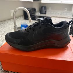 Nike cosmo runner shoes