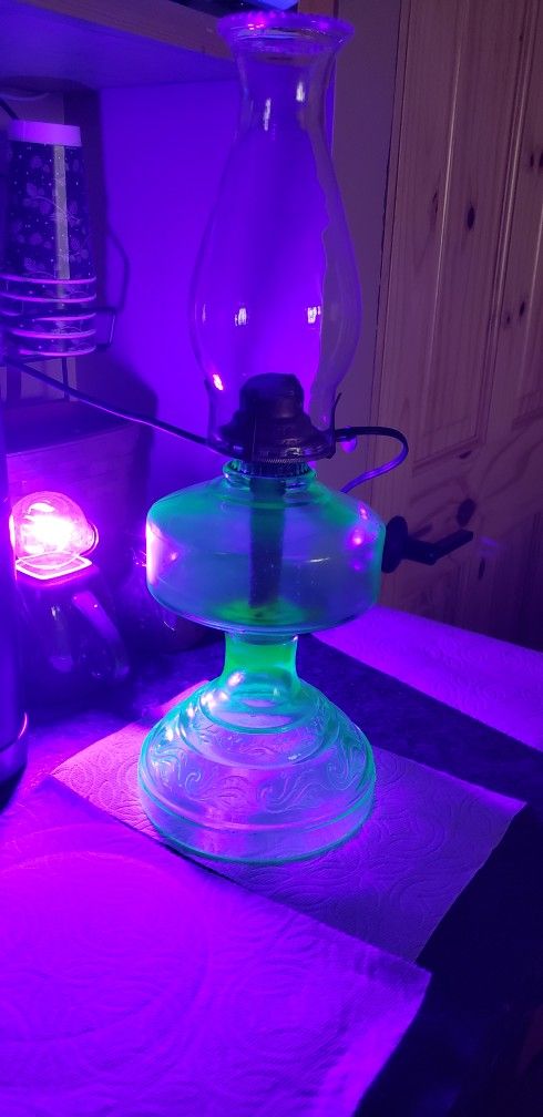Vaseline Uranium Glass Kerosene Oil Table Lamp