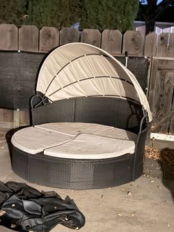 Outdoor Wicker Round Daybed with Canopy