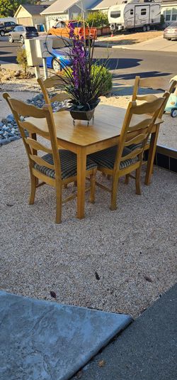 Kitchen table
