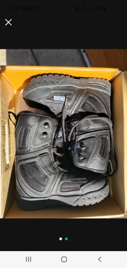 BOYS SNOWBOOTS