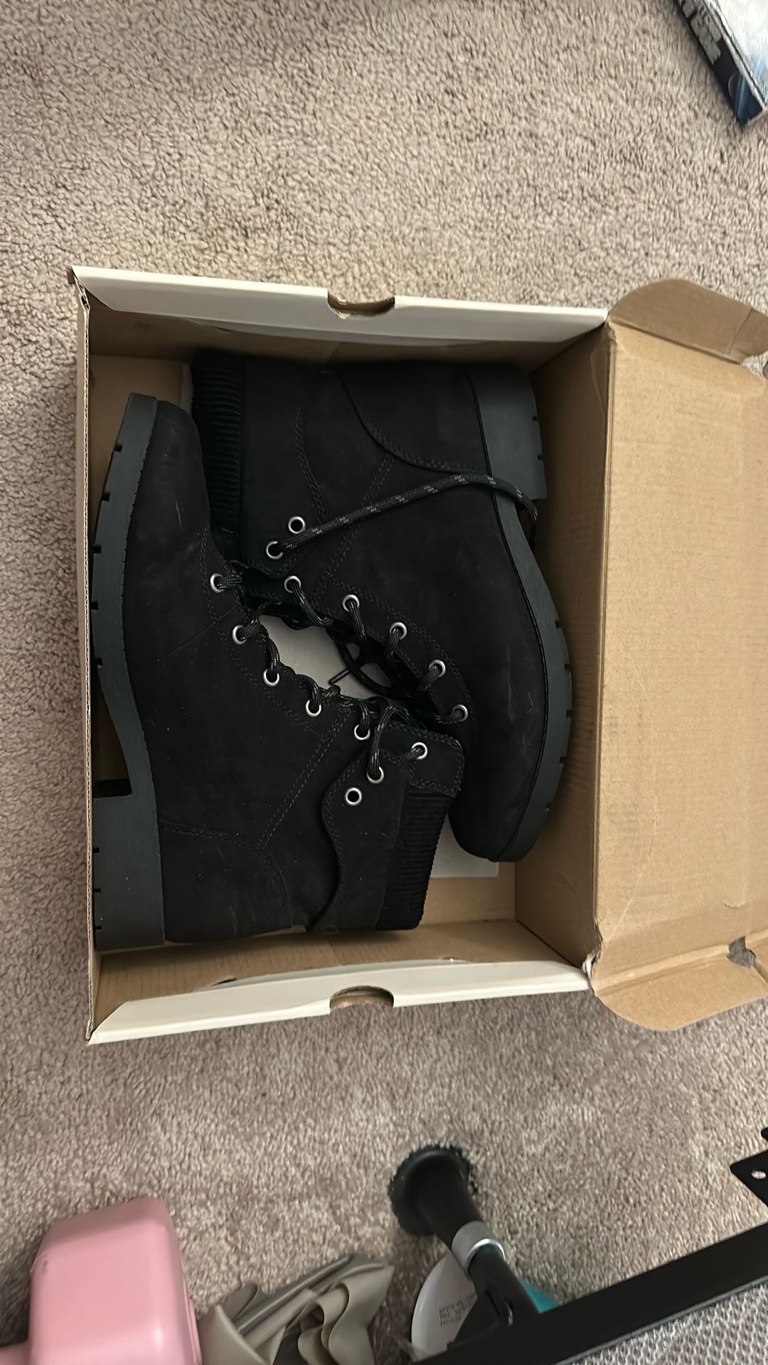 Black Boots 