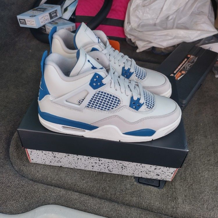 Size 7 - Air Jordan 4 Retro 2024 Military Blue In Hand