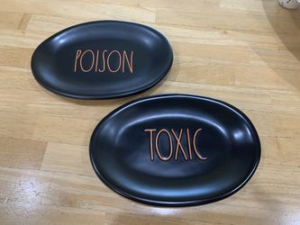 Rae Dunn Halloween Plates