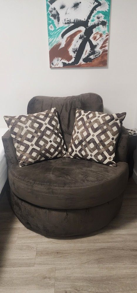 Oversize 360 Round Swivel Chair Free