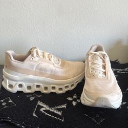 Woman’s Cloudmonster void size 6