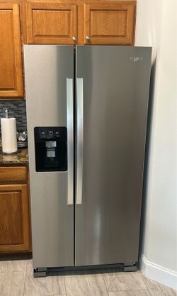 Whirlpool Refrigerator -like new