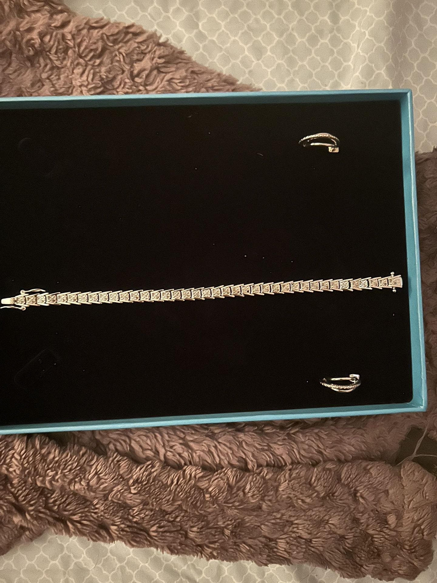 2 carat natural diamond bracelet in platinum overlay and diamond earrings 6 inches long