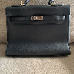 Black Leather Hermès Kelly bag