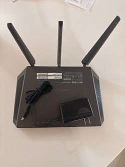 NETGEAR Nighthawk Smart Wi-Fi Router (R7000)