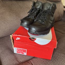 Men Nike Boots Size 10