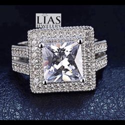 New 18k White Gold Engagement Ring 