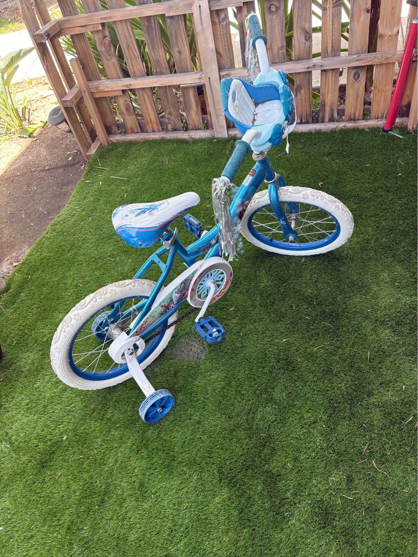 Disney Frozen girls bike