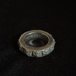 Authentic Chrome Hearts Single Layer Cross Ring Barely worn(230)58