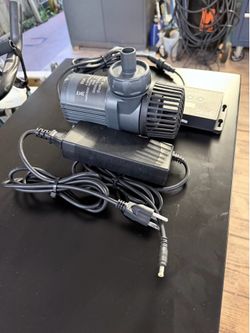 Hugger return pump