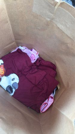 Ropa de mujer size Mediana 40 piezas buenas condiciones  todo por $10