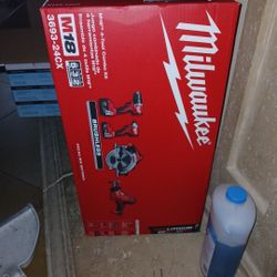 Milwaukee M18 4-TOOL COMBO KIT