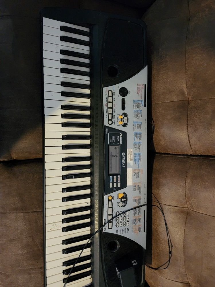 Yamaha Piano Keyboard
