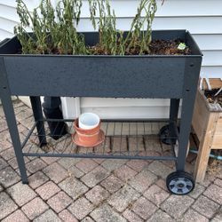 Raised Garden Planter With Wheels 
