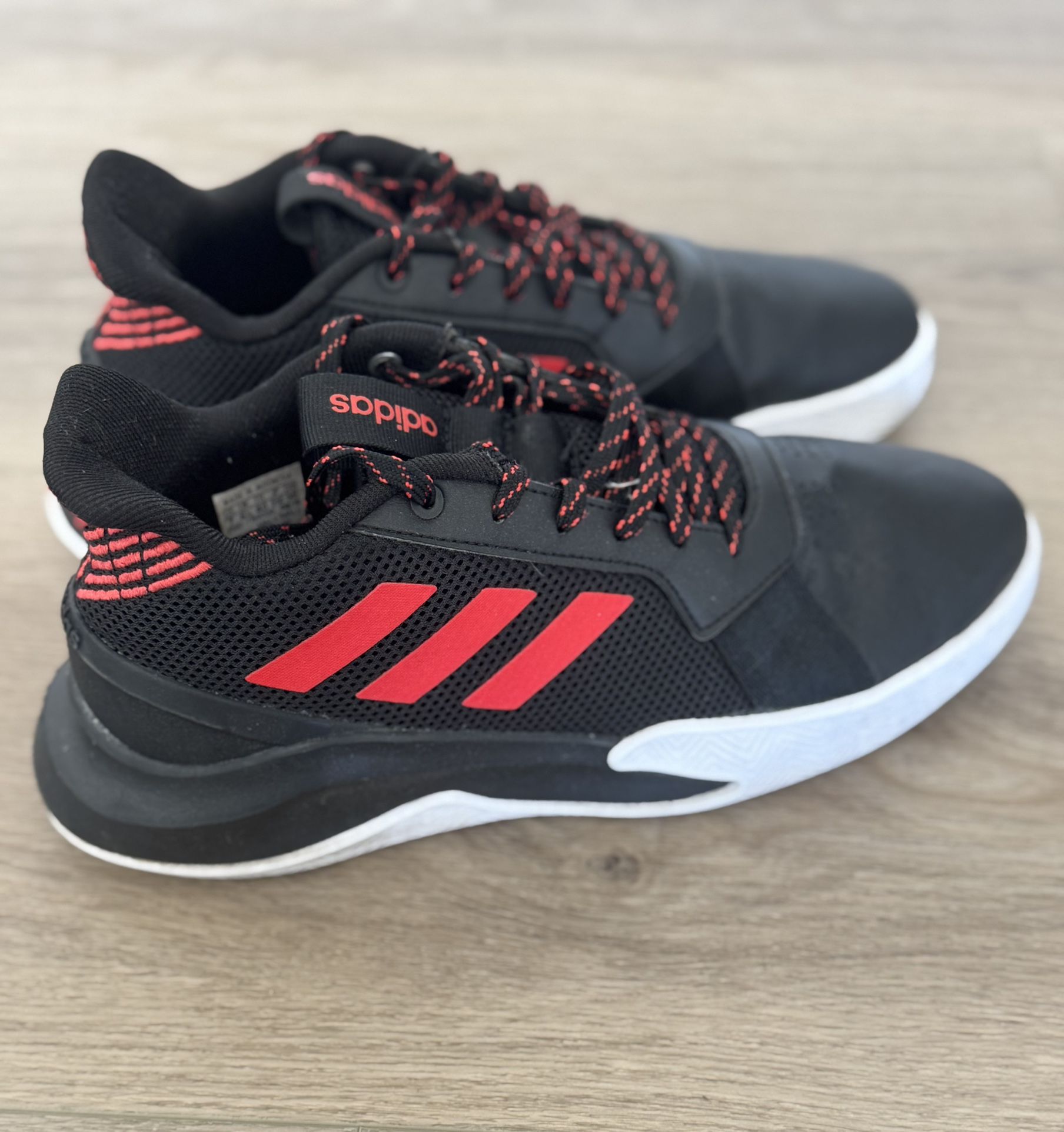Adidas RunTheGame Size 7