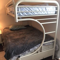 Bunk bed