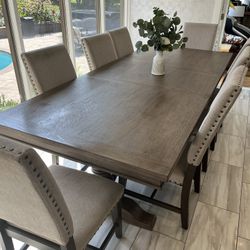 Coventry Dining Table 