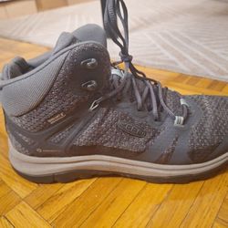 Keen.Dry Waterbroof High Ankle Hiking Shoes