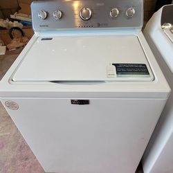 Like New Maytag Top Load Washer Wirh Agitator And Stainless Steel Tub