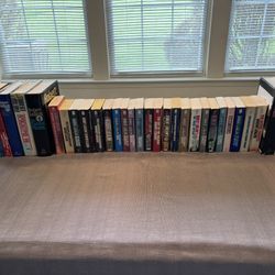Book collection of 31 Robert Ludlum novels, from the master of spy, espionage, mystery, thriller fiction.  Good to excellent condition.