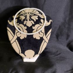 43 cm pearl choker, stiff wire, Honora pearls, very elegant